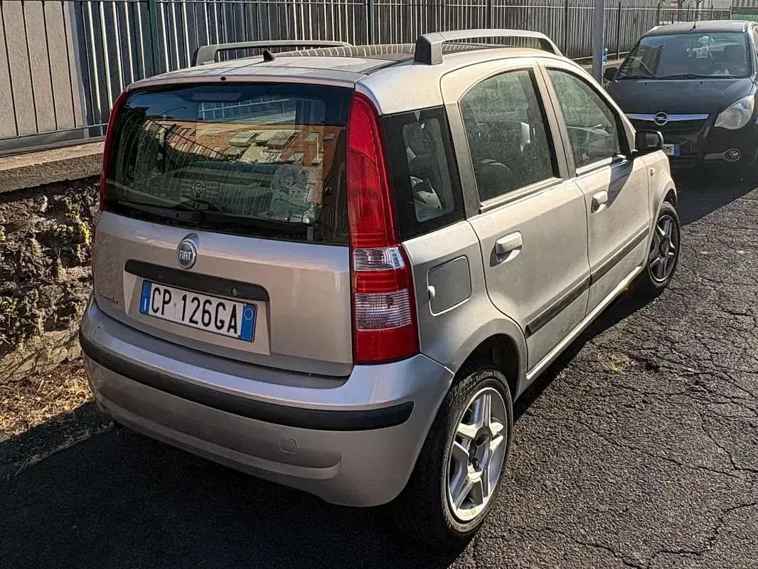 Usata Fiat Panda Dynamic 60 CV (44 kW) 2004 Grigio Utilitaria