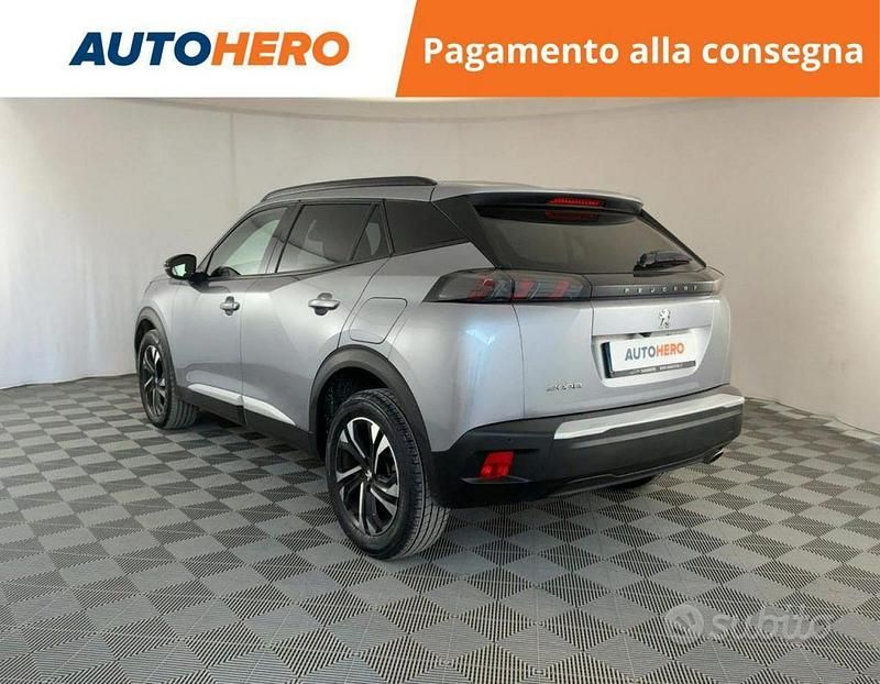 Usata Peugeot 2008 Allure 130 CV (95 kW) 2023 Grigio SUV