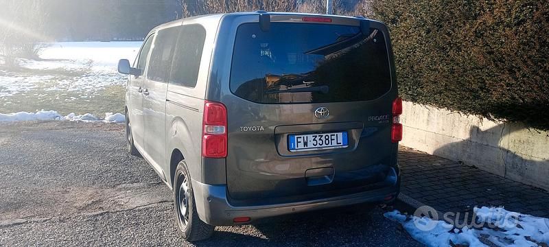 Usata Toyota Proace Verso 150 CV (110 kW) 2019 Grigio Station wagon
