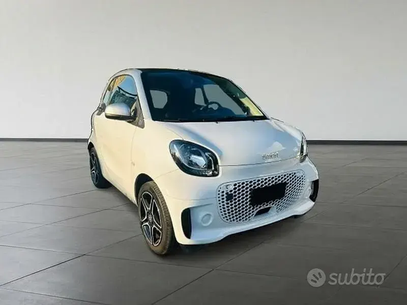 Usata Smart ForTwo Coupé Pulse 60 kW (82 CV) 2022 Bianco Utilitaria