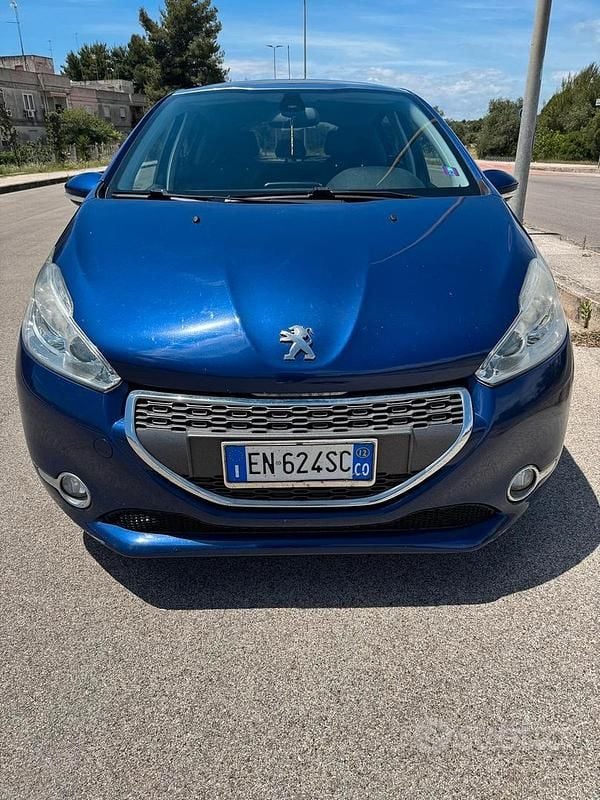 Usata Peugeot 208 Allure 2012 Blu Utilitaria