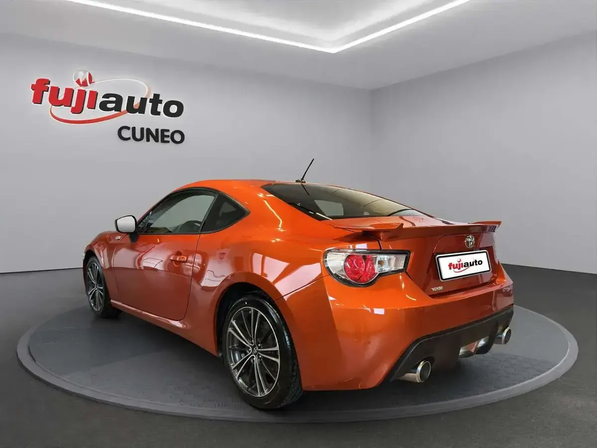 Usata Toyota GT86 GT 200 CV (147 kW) 2012 Arancione Coupé
