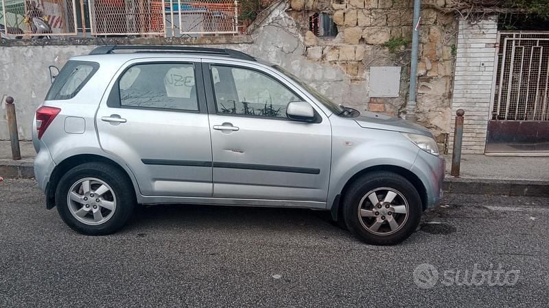 Usata Daihatsu Terios 105 CV (77 kW) 2008 Grigio SUV