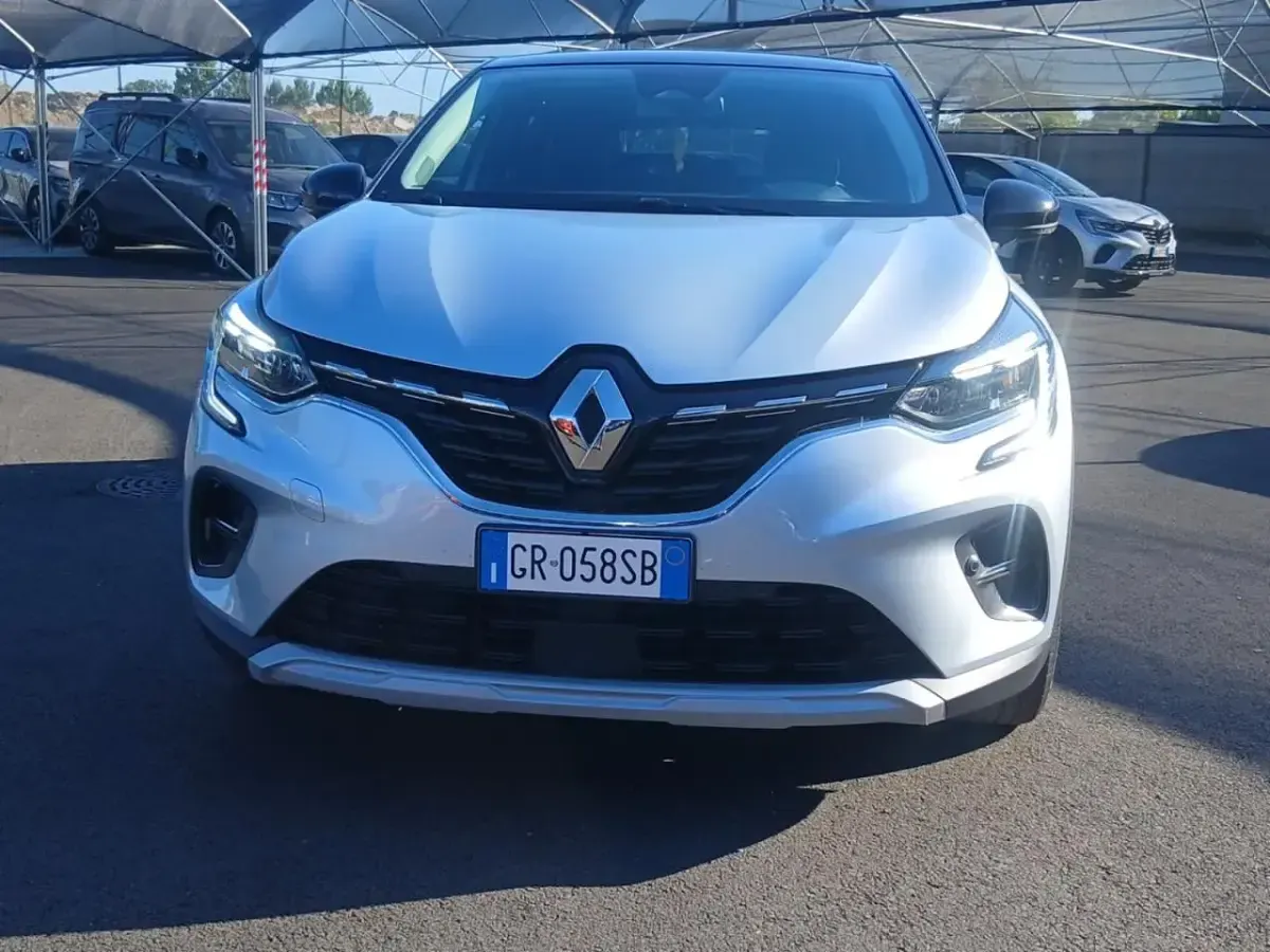 Usata Renault Captur Techno 145 CV (106 kW) 2023 Grigio SUV