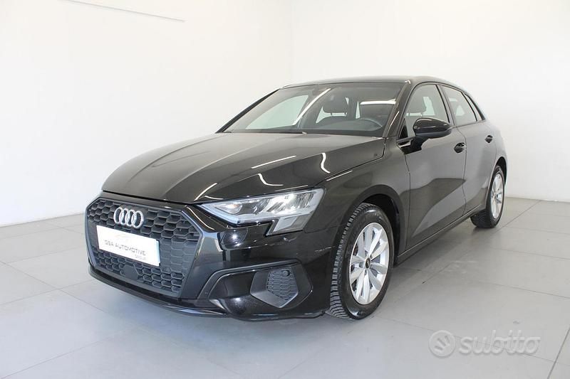 Viola Usata 2023 Audi A3 Sportback Sport Due volumi | 23.300 € (Buon prezzo) - Immagine 1/4