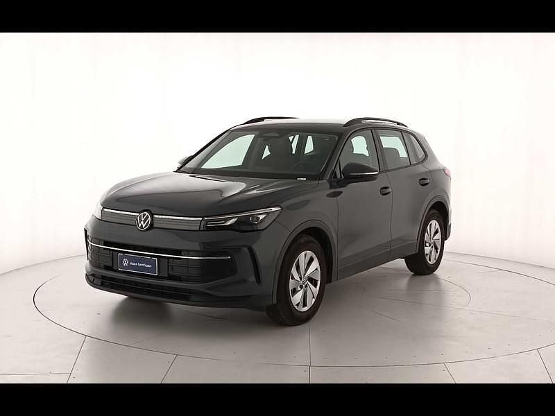 Grigio Usata 2025 VW Tiguan Life SUV | 35.400 € (Buon prezzo) - Immagine 1/4