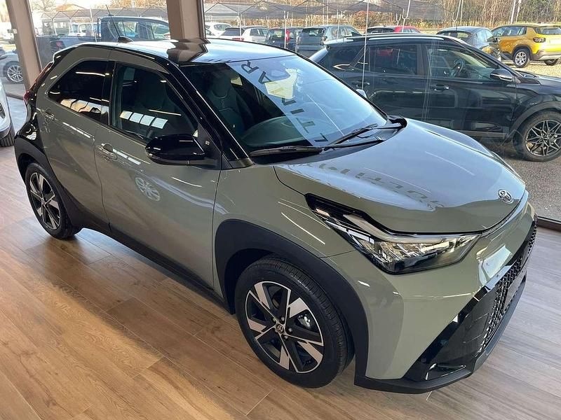 Nuova Toyota Aygo X 92 CV (67 kW) 2025 Bianco SUV