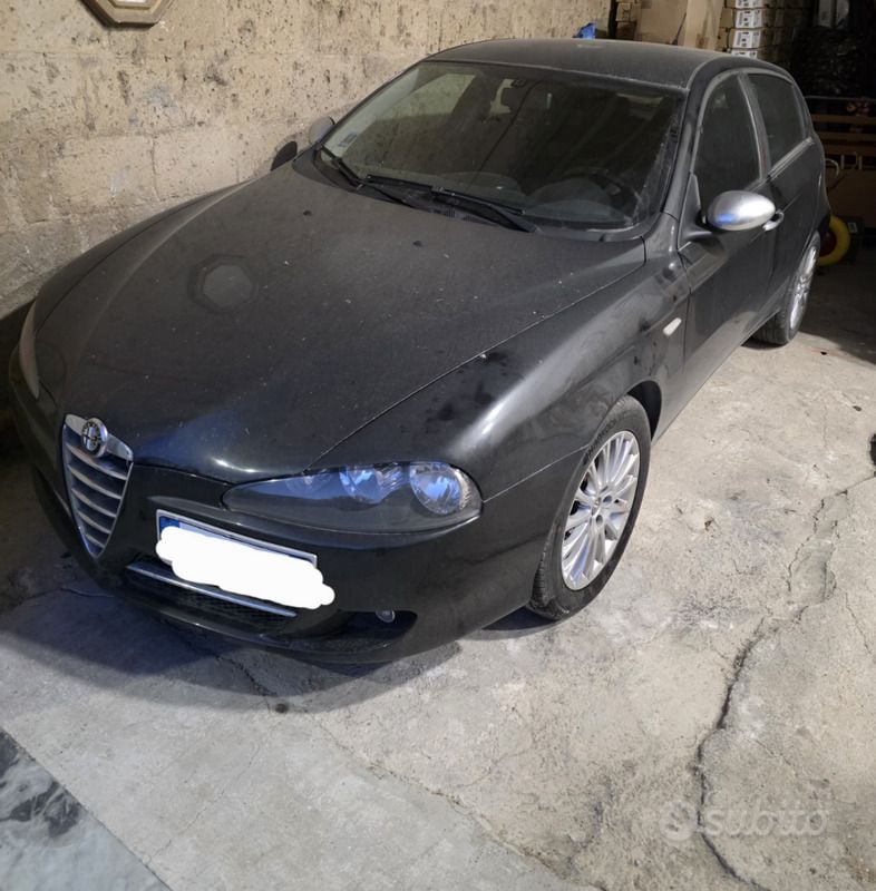 Usata 2006 Alfa Romeo 147 Due volumi | 2000 € - Immagine 1/4