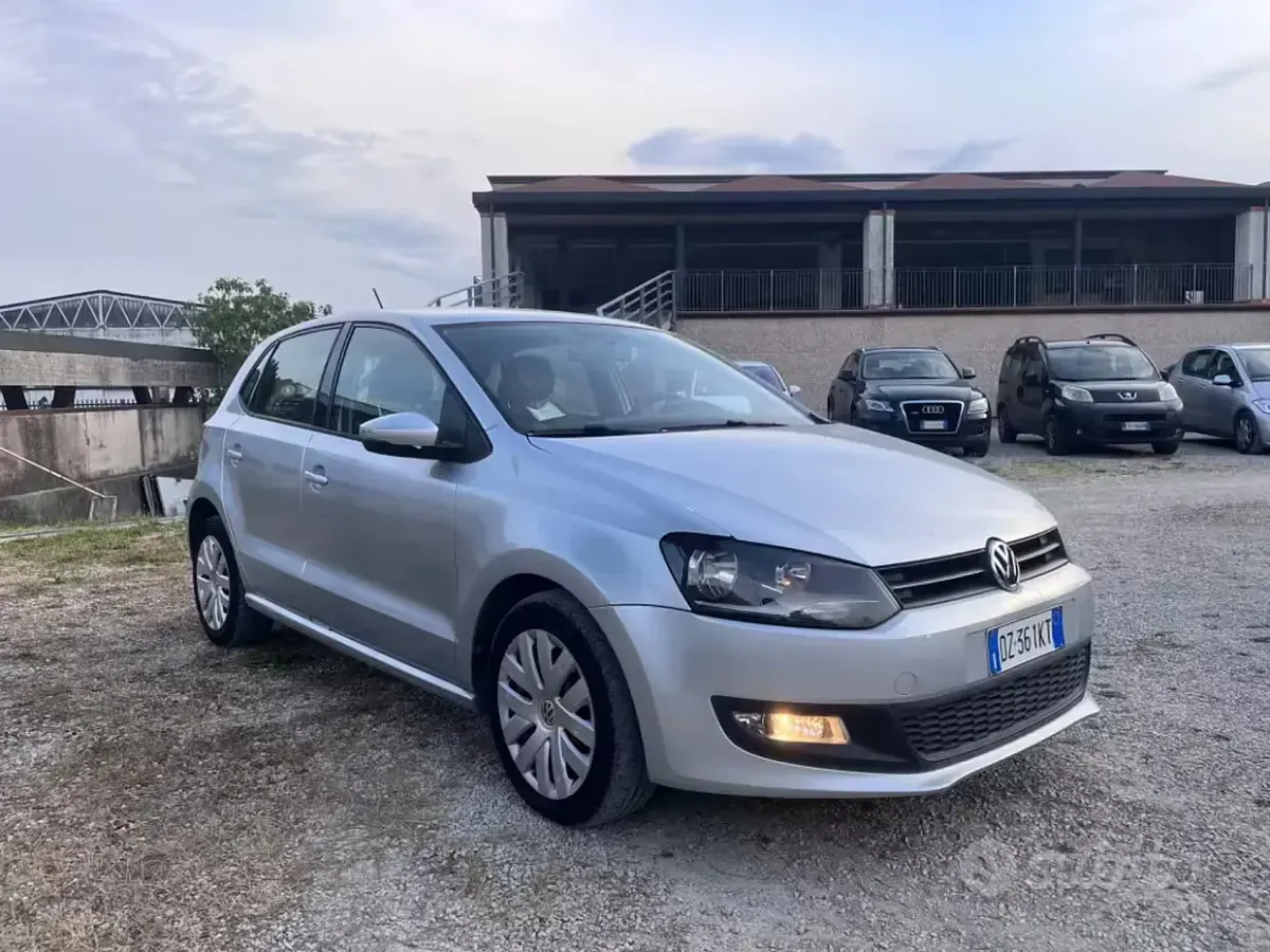 Usata VW Polo 75 CV (55 kW) 2010 Grigio Utilitaria