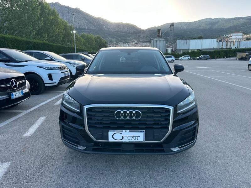 Usata Audi Q2 Business 116 CV (85 kW) 2017 Grigio SUV