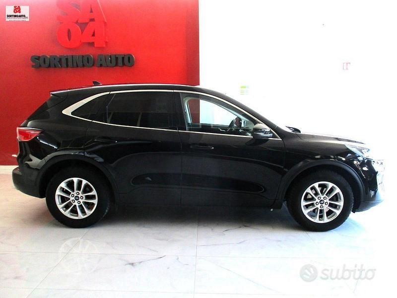 Usata Ford Kuga Titanium 120 CV (88 kW) 2020 Nero SUV