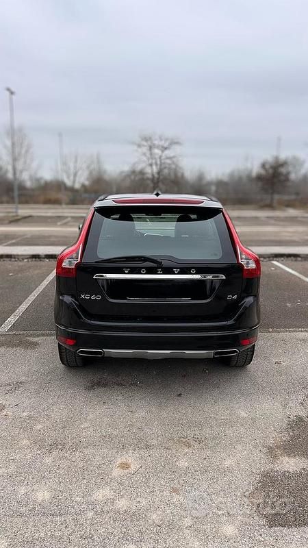 Usata Volvo XC60 Business Edition 190 CV (139 kW) 2017 Nero SUV