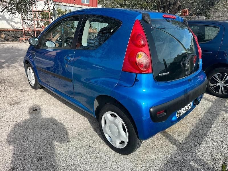 Occasion Peugeot 107 68 ch (50 kW) 2010 Bleue Citadine