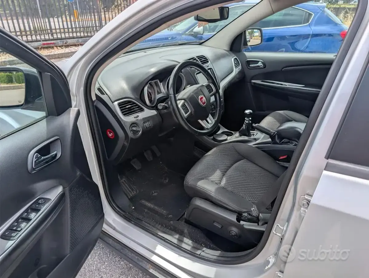 Usata Fiat Freemont 170 CV (125 kW) 2014 Grigio SUV