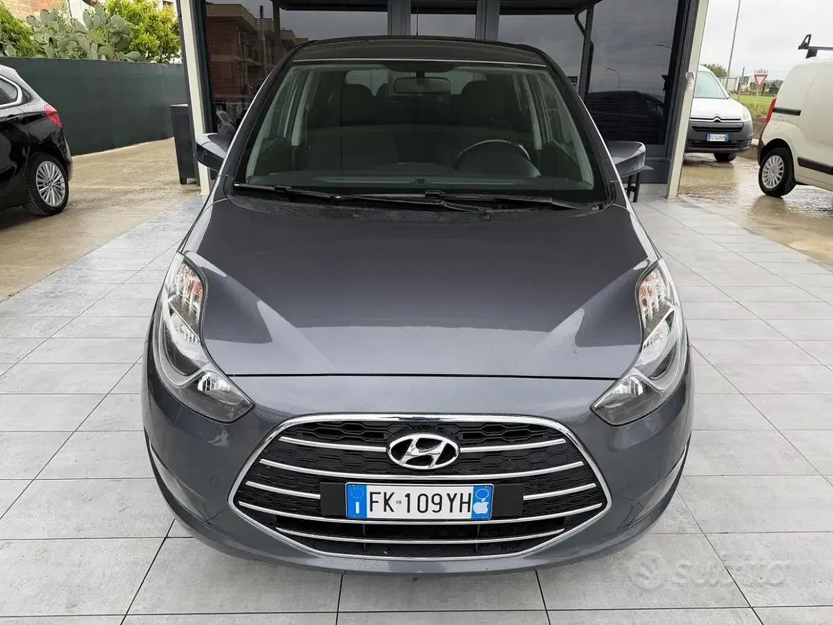 Usata Hyundai ix20 90 CV (66 kW) 2017 Grigio Utilitaria
