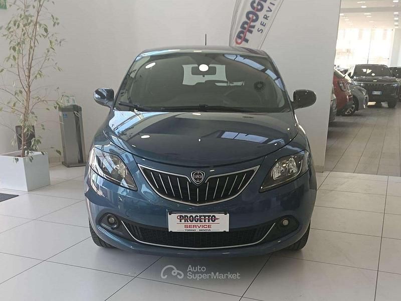 Usata Lancia Ypsilon Gold 69 CV (50 kW) 2022 Blu scuro Utilitaria