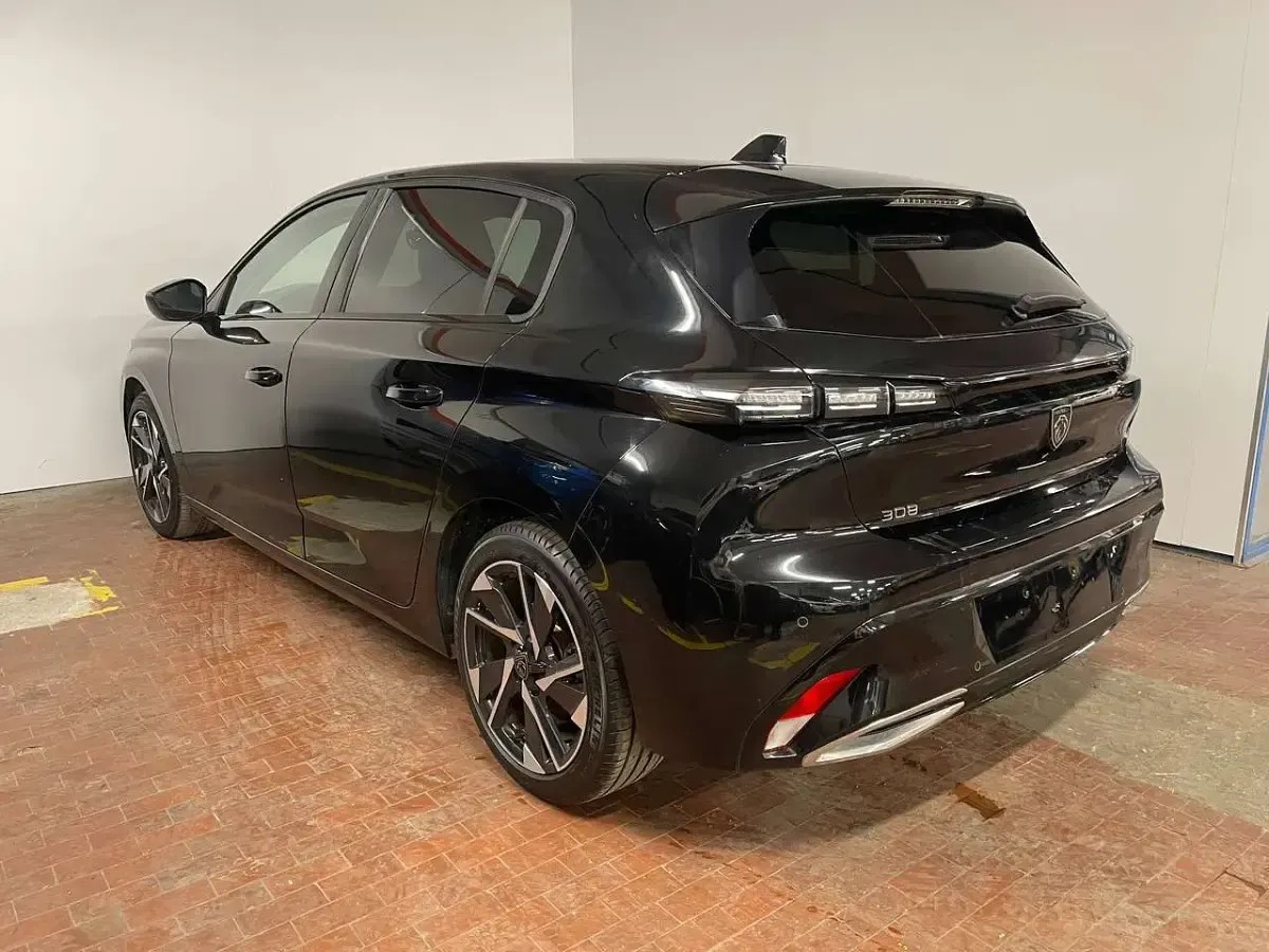 Usata Peugeot 308 Allure+ 131 CV (96 kW) 2024 Nero Berlina