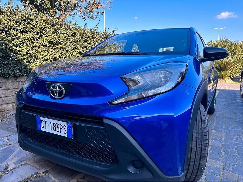 Usata Toyota Aygo X Lounge 72 CV (52 kW) 2024 Blu SUV