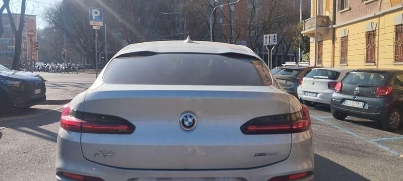 Usata BMW X4 184 CV (135 kW) 2021 Argento SUV