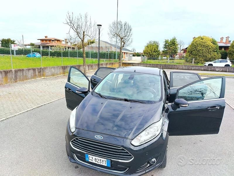 Usata Ford Fiesta Titanium 95 CV (69 kW) 2013 Utilitaria