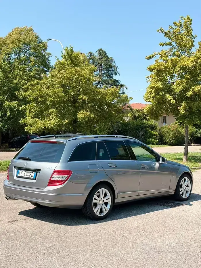 Usata Mercedes C220 170 CV (125 kW) 2011 Grigio Station wagon