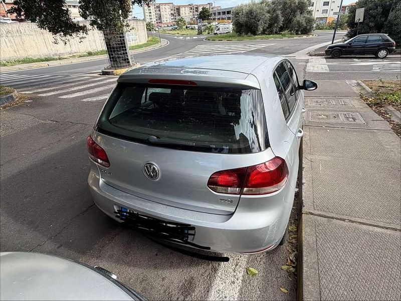 Grigio Usata 2009 VW Golf Highline Tre volumi | 4500 € (Super prezzo) - Immagine 1/4