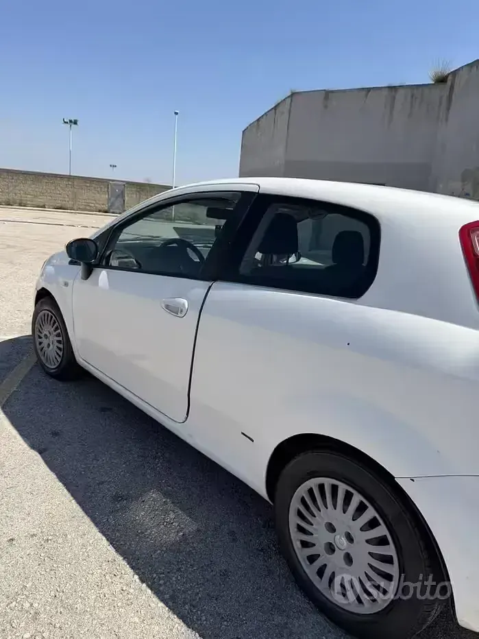Usata Fiat Grande Punto 75 CV (55 kW) 2006 Utilitaria