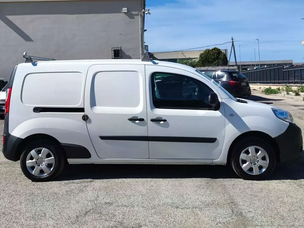 Usata Renault Kangoo 116 CV (85 kW) 2022 Bianco Monovolume