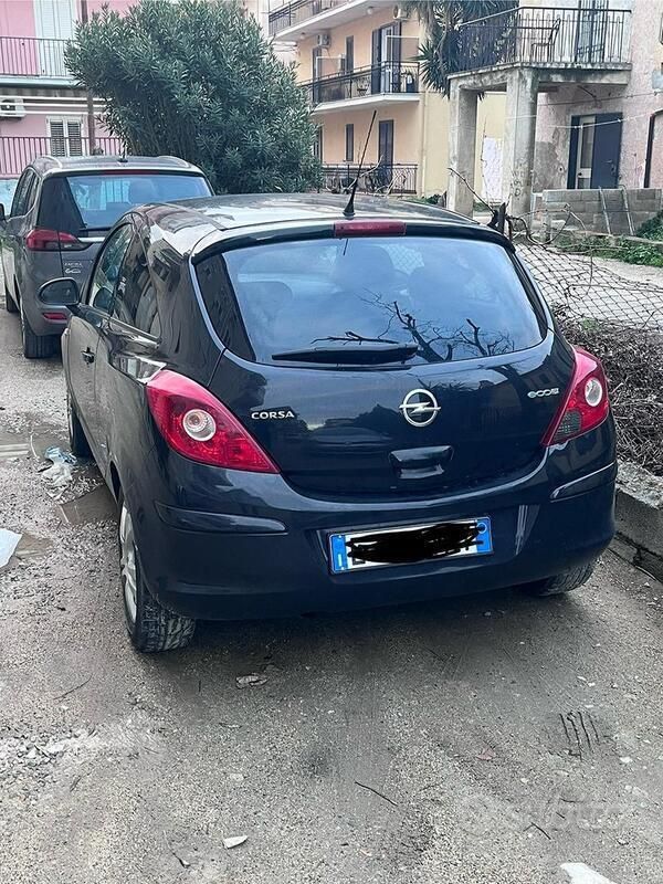 Usata Opel Corsa 2011 Nero Berlina