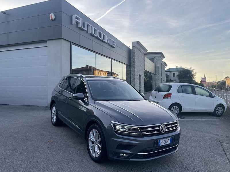 Grigio Usata 2017 VW Tiguan Advance SUV | 18.950 € (Cara) - Immagine 1/4