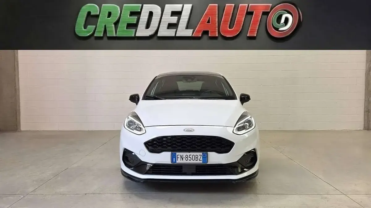 Usata Ford Fiesta ST-Line 101 CV (74 kW) 2018 Frozen white Utilitaria