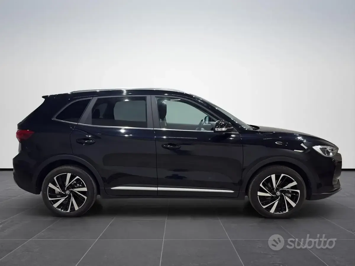 Usata MG ZS Luxury 102 CV (75 kW) 2025 Nero SUV