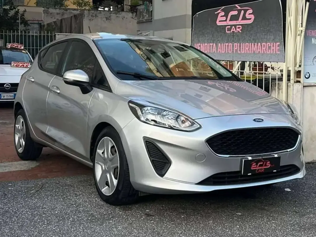 Usata Ford Fiesta 86 CV (63 kW) 2018 Grigio Utilitaria