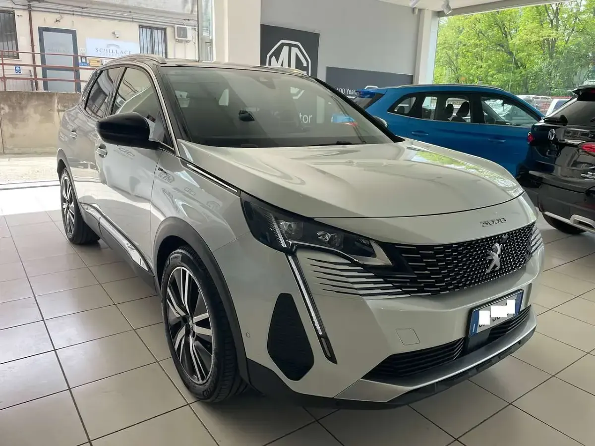 Usata Peugeot 3008 GT-line 181 CV (133 kW) 2022 Pearl white SUV