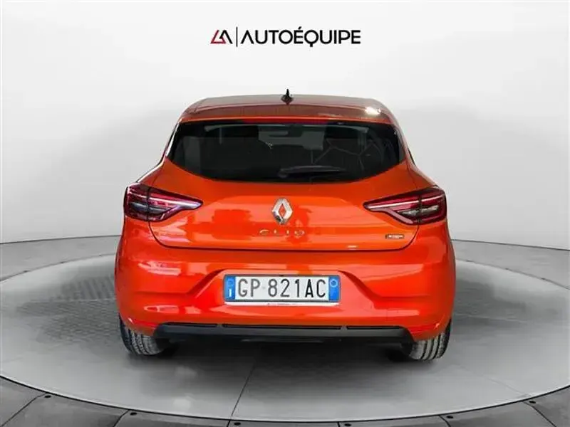 Usata Renault Clio Evolution 145 CV (106 kW) 2023 Arancione Utilitaria