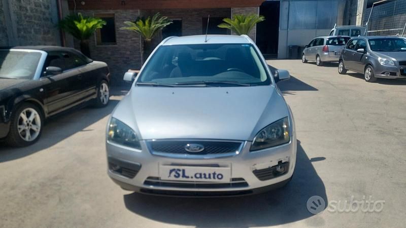 Usata Ford Focus S 110 CV (80 kW) 2006 Grigio Station wagon