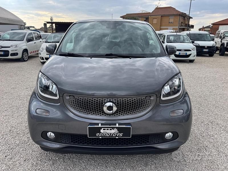 Usata Smart ForFour Passion 89 CV (65 kW) 2018 Grigio Utilitaria