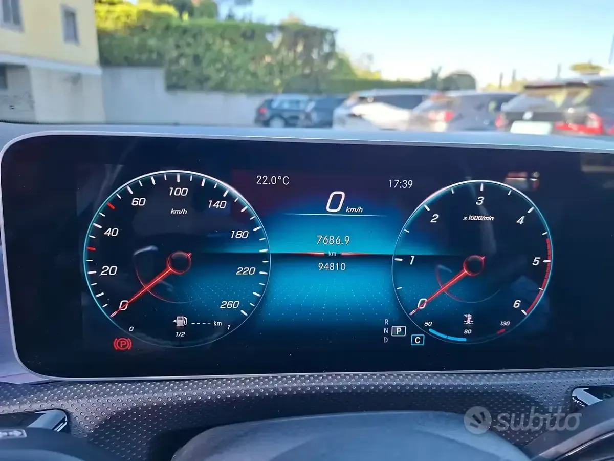 Usata Mercedes CLA220 AMG line 190 CV (139 kW) 2020 Grigio Berlina