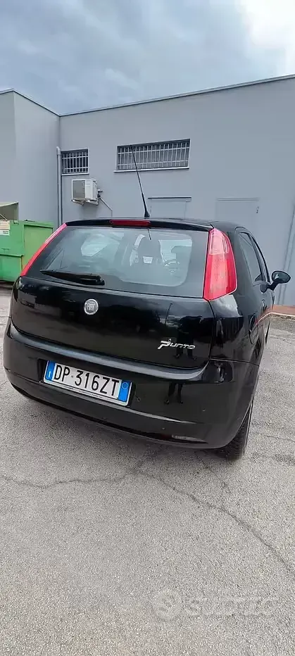 Usata Fiat Grande Punto 65 CV (47 kW) 2008 Nero Utilitaria