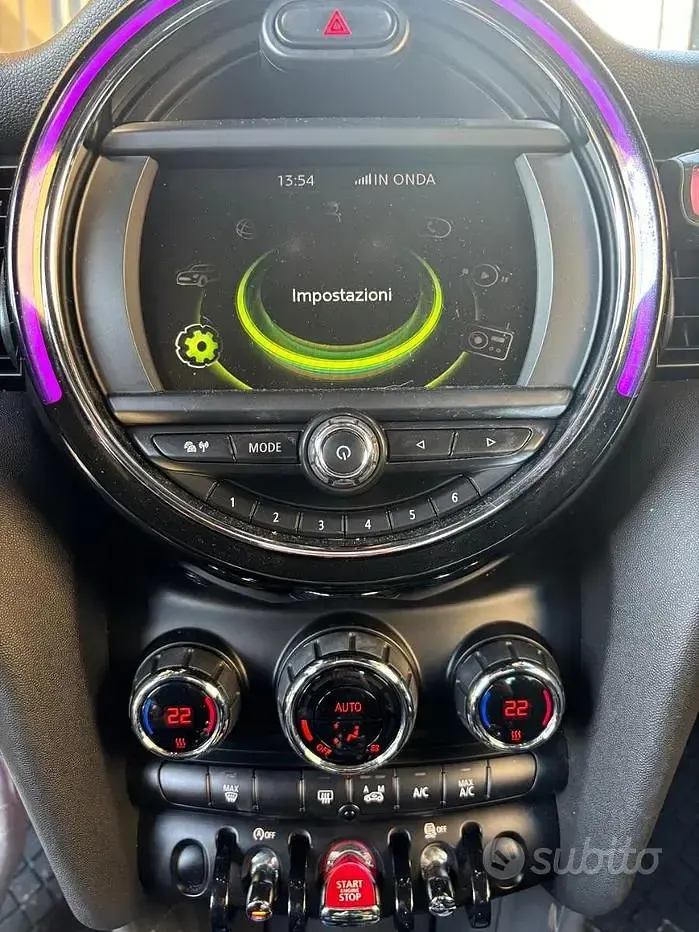 Usata Mini Cooper D Business 116 CV (85 kW) 2016 Nero Utilitaria