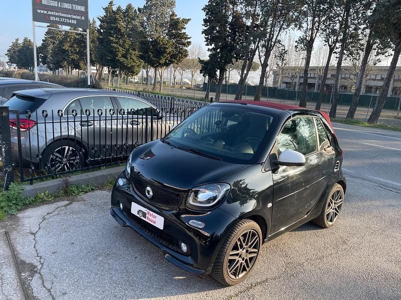 Usata Smart ForTwo Cabrio Brabus 89 CV (65 kW) 2018 Nero Cabrio