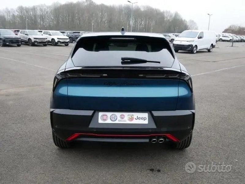 Nuova Alfa Romeo GT Junior Edizione Speciale 136 CV (100 kW) 2025 Blu SUV