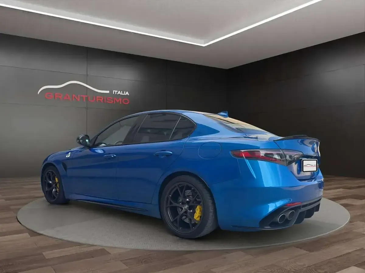 Usata Alfa Romeo Giulia Quadrifoglio 510 CV (375 kW) 2023 Blu/azzurro Berlina