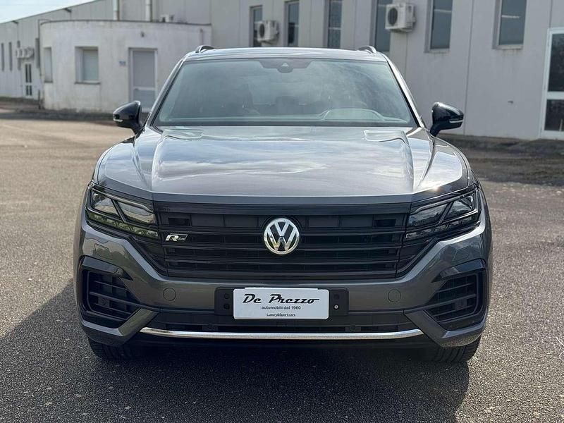 Usata VW Touareg R-line 231 CV (169 kW) 2018 Grigio SUV