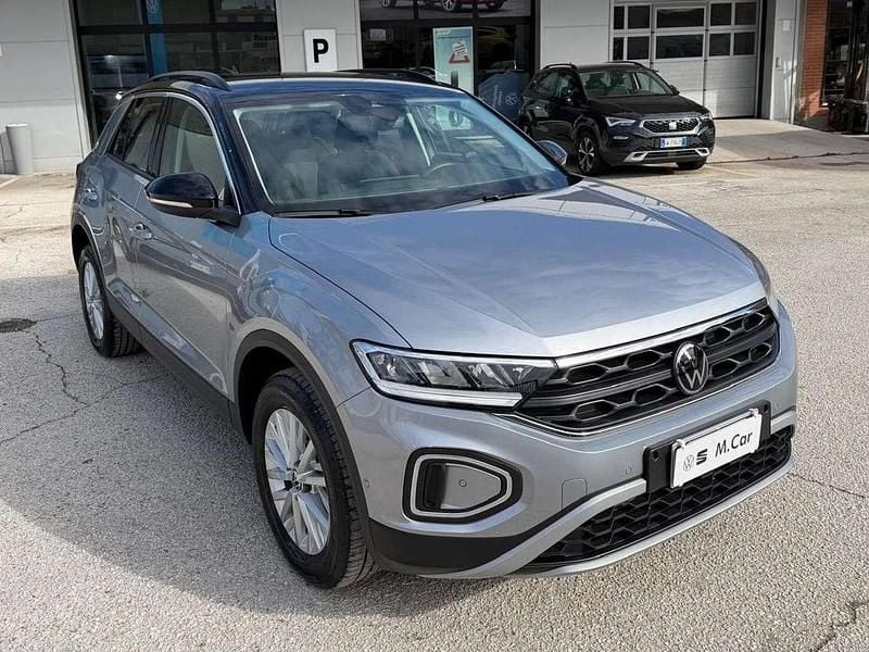 Usata VW T-Roc Life 116 CV (85 kW) 2025 Grigio silver SUV