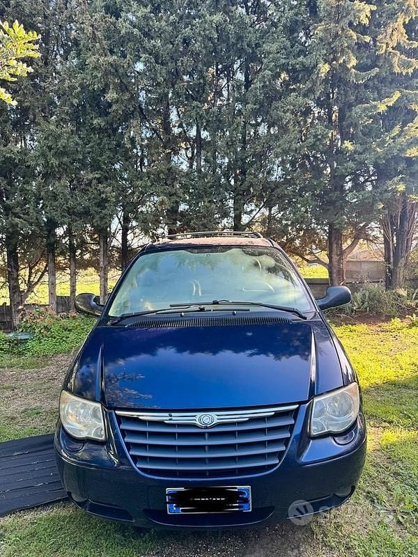 Usata Chrysler Grand Voyager 150 CV (110 kW) 2005 Blu Monovolume