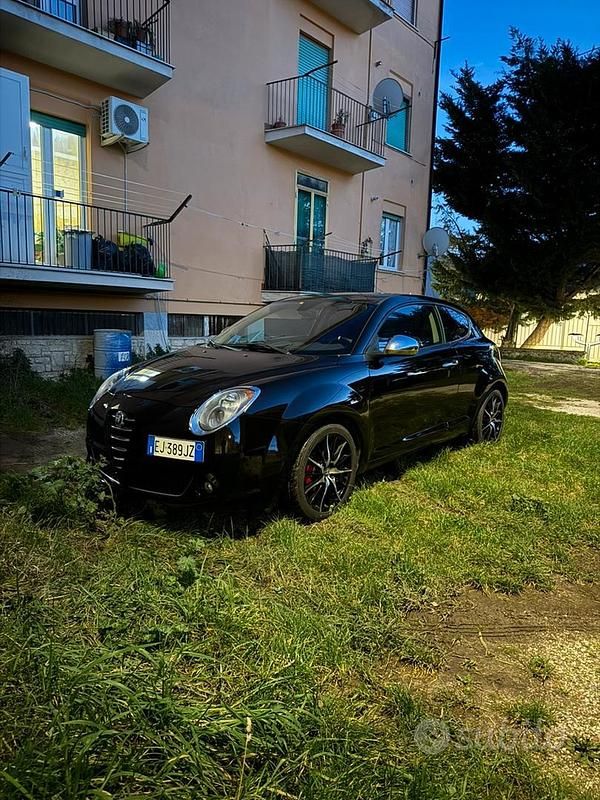 Usata Alfa Romeo MiTo Distinctive 105 CV (77 kW) 2011 Nero Utilitaria