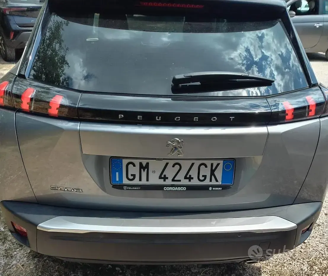 Usata Peugeot 2008 110 CV (80 kW) 2022 Grigio SUV