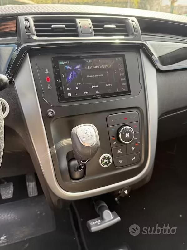 Usata Mahindra KUV100 82 CV (60 kW) 2025 SUV