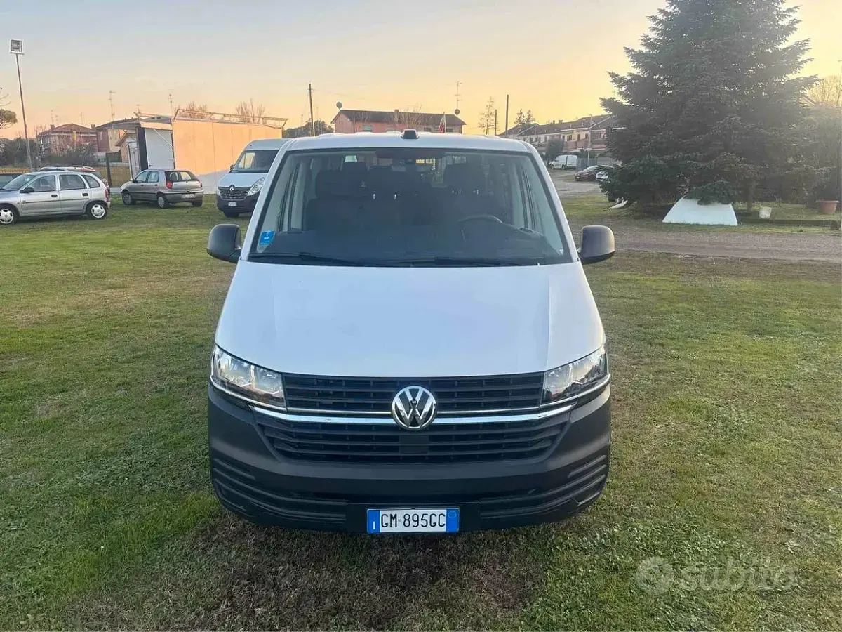 Usata VW Caravelle Trendline 110 CV (80 kW) 2023 Bianco Furgone